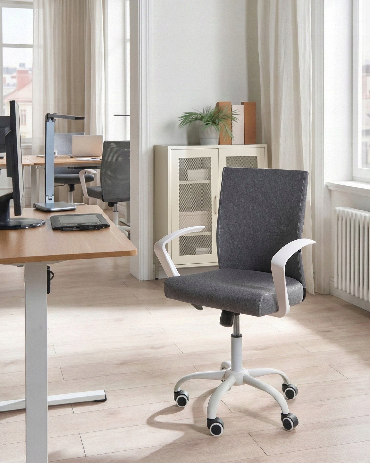 Swivel office chair with adjustable backrest and dark gray height Packaging status original