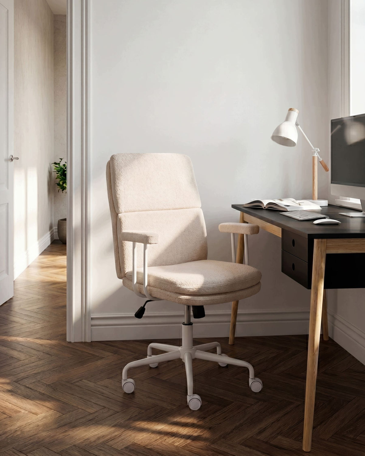 Swivel office chair with height adjustment and reclining backrest Packaging status original