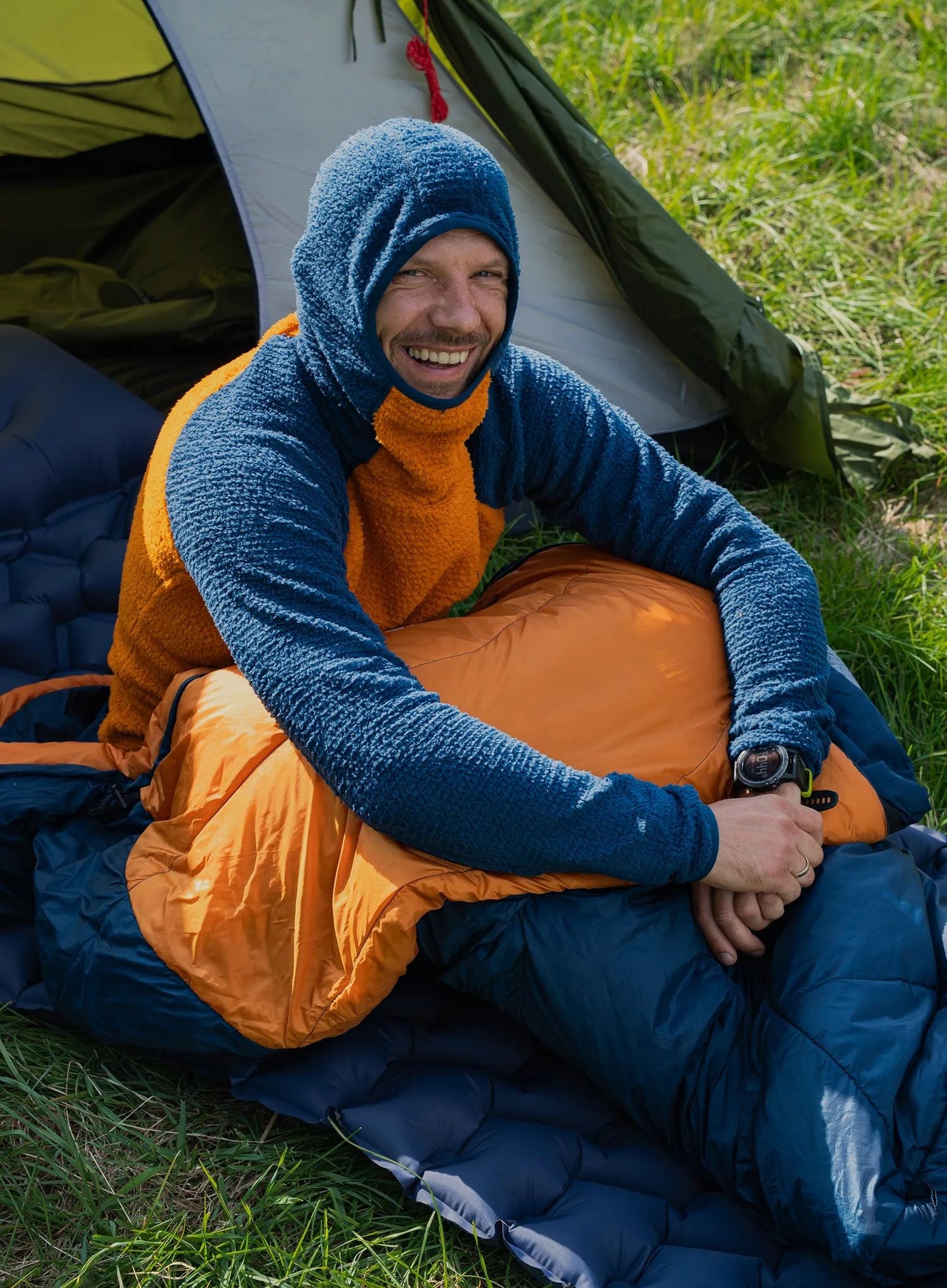Synthetic sleeping bag Alpinus Ultralight Pro 850 - navy Right Manufacturer code RO11788