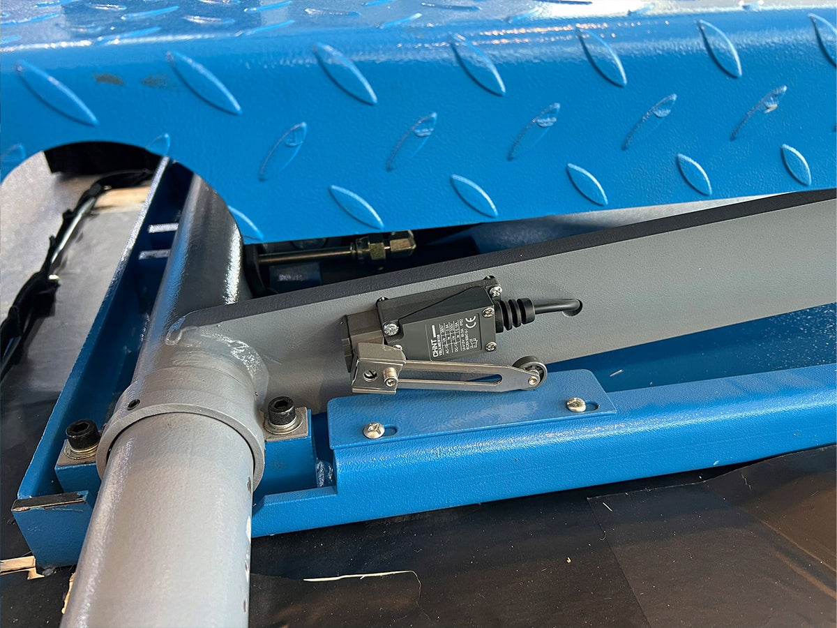 TECHWAR TQ0007 Mobile scissor lift 3000kg Brand Techwar