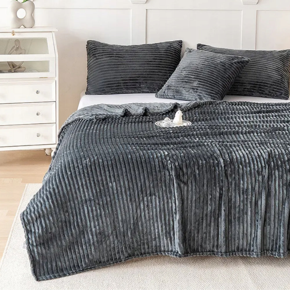 THICK BLANKET BEDSPREAD COUCH 180x200 SOFT PLAID WARM GIFT GREY Brand SNM