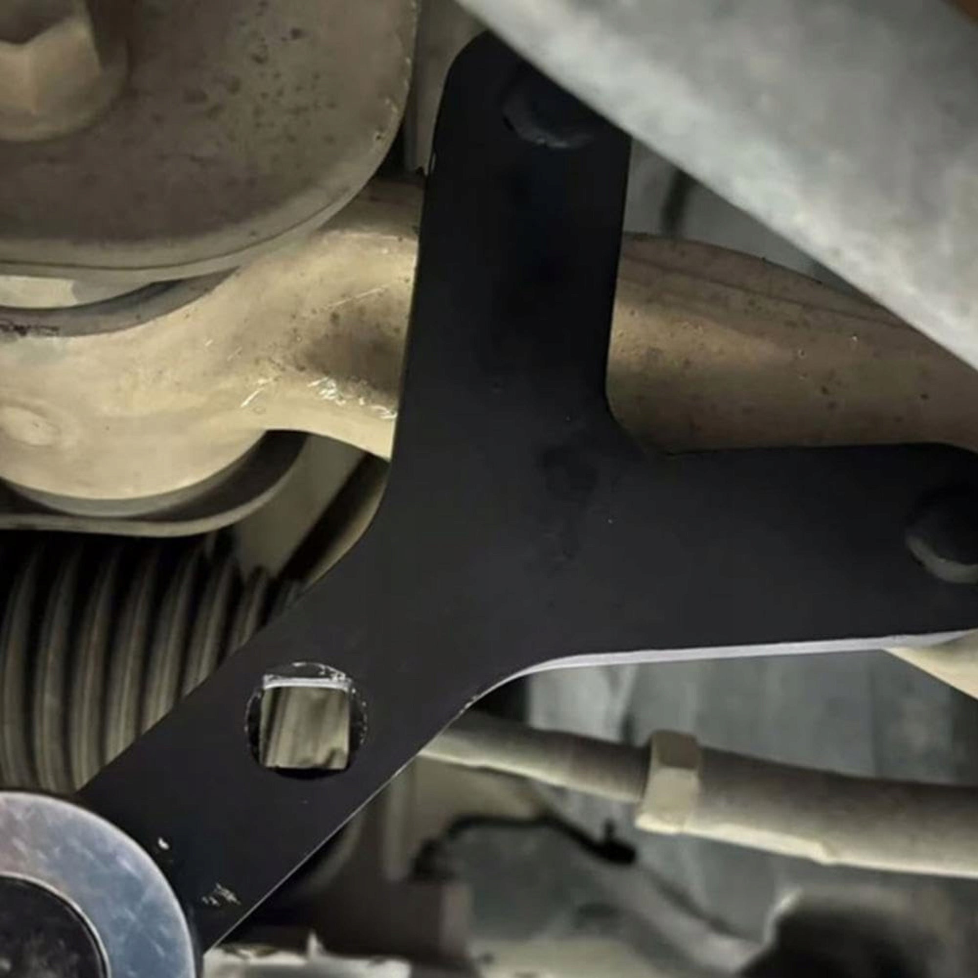 TOOL FOR PRYING AND DISMANTLING THE LOWER SWING ARM Number of items in the set 1