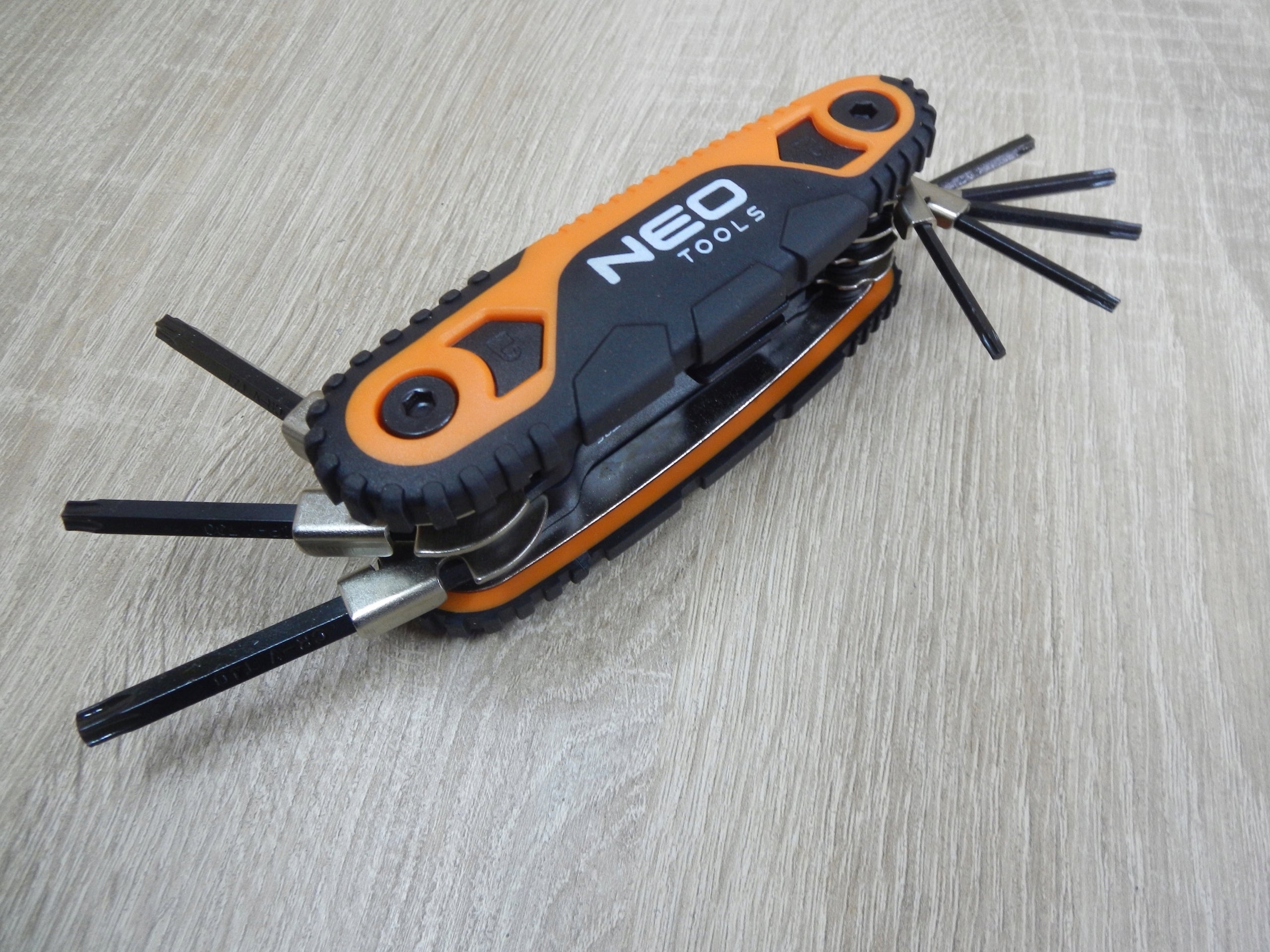 TORX Wrenches FOLDING pocket knife holder T9-T40 NEO TOOLS EAN (GTIN) 5902107925734