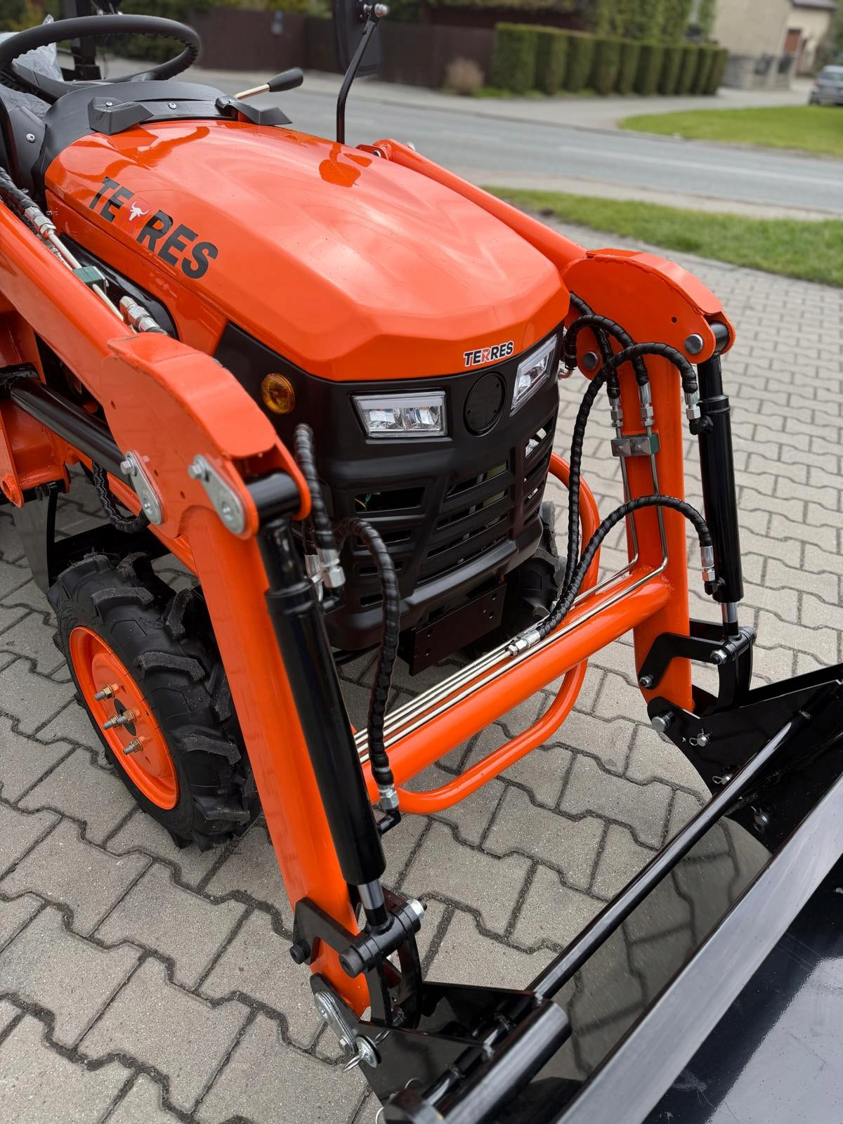 TRACTOR TERRES T25 4x4 25HP Approval DIESEL + LOADER TUR Batteries included no