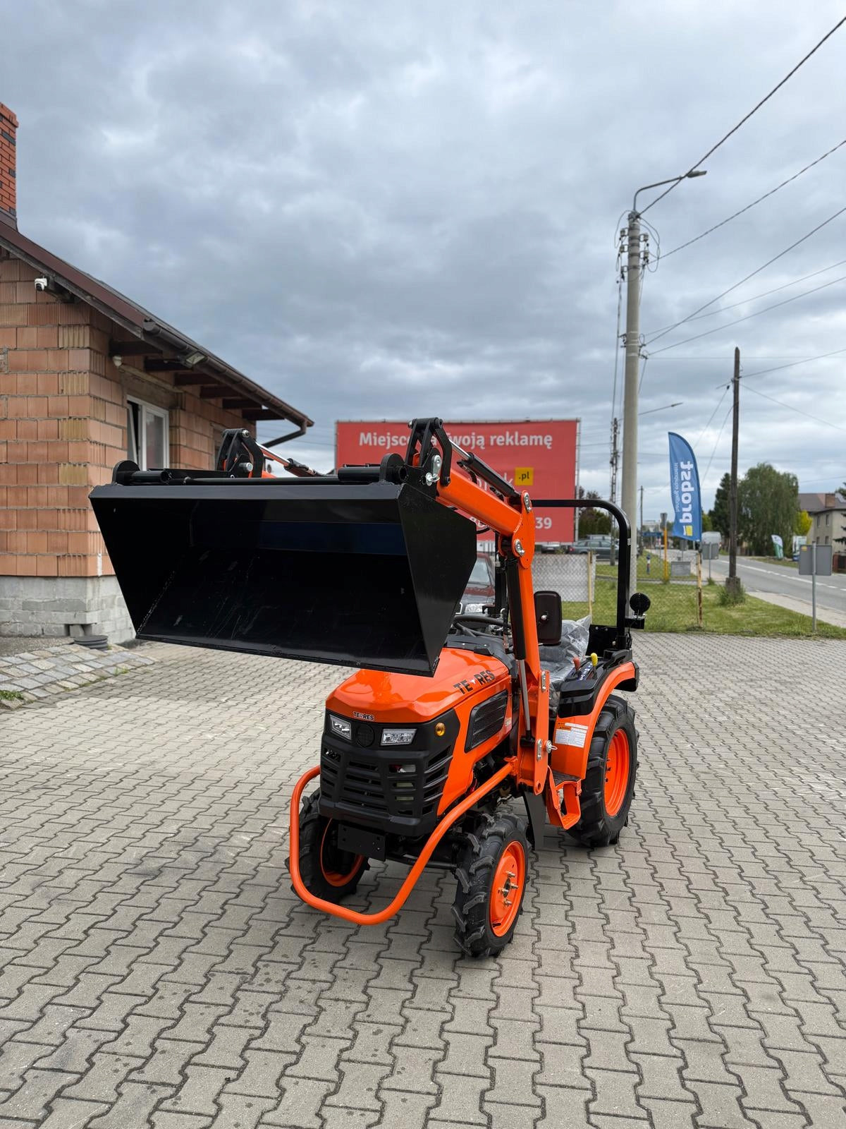 TRACTOR TERRES T25 4x4 25HP Approval DIESEL + LOADER TUR Manufacturer code CR254+ŁAD