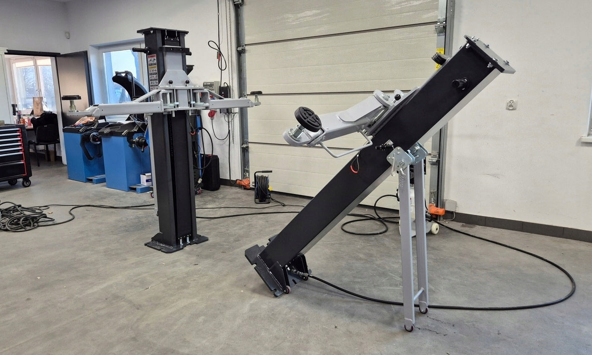 TWO-COLUMN CAR LIFT 2,7 T GRUBBER mobile Clever plumber Power supply 230 V