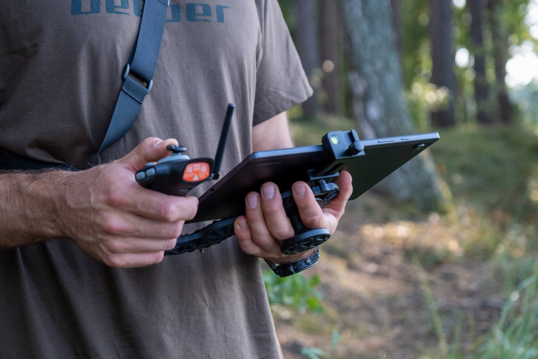 Tablet and Remote Control Holder for DEEPER SPARK and QUEST Bait-Boat Manufacturer code ITGAM0029