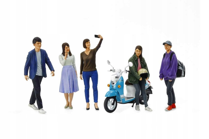 Konstruktorius Tamiya - Campus Friends Set 2 (plus scooter), 1/24, 24356, 8 m.+