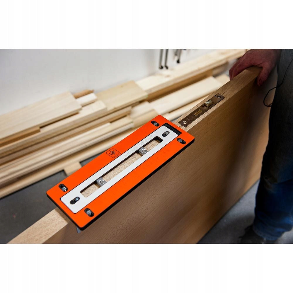 Template for milling locks in doors Brand no brand