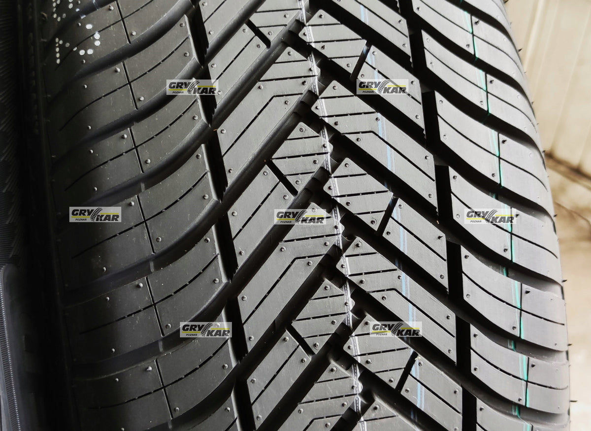 Tires 205/60R16 Greentrac Season Master C/B/71dB 25 weeks 3-year warranty 215zł/piece Number of tires offered 1 pc.