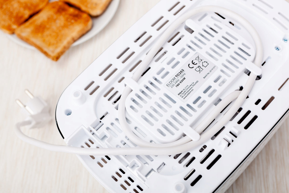 Toaster SANDWICH TOASTER Eldom TO265 white 930 W Dominant color white