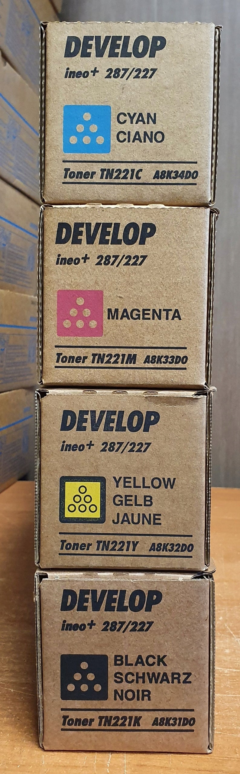 Toner Konica TN221Y 21 000 pages original A8K32D0 Model TN221Y
