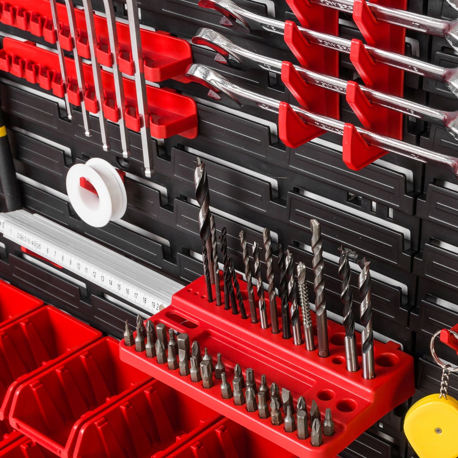 Tool board 34 containers + handles and shelves Product height 78 cm