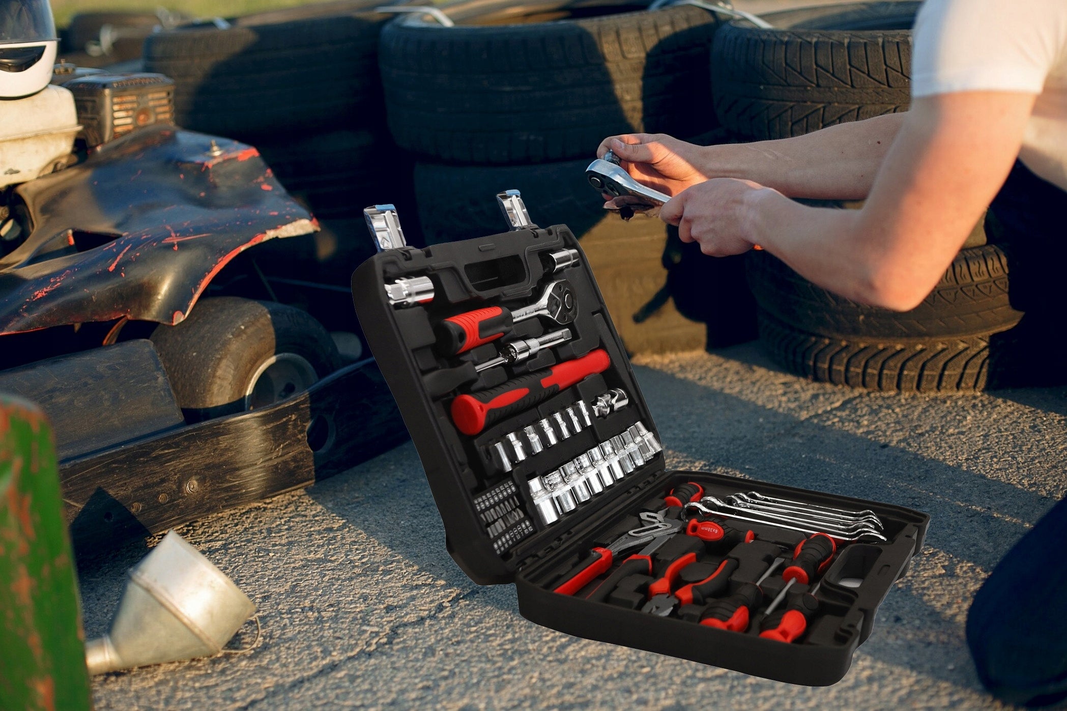 Tool set tool case 58 elements wrenches screwdrivers tools Manufacturer code 578171966