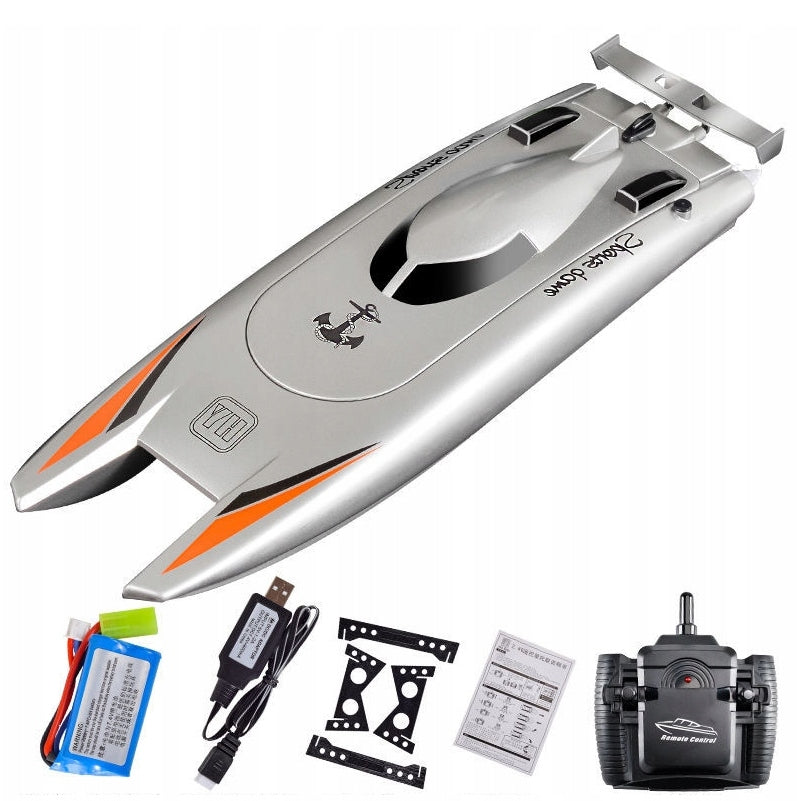 Toy Boat controlled remotely, fast yacht with remote control