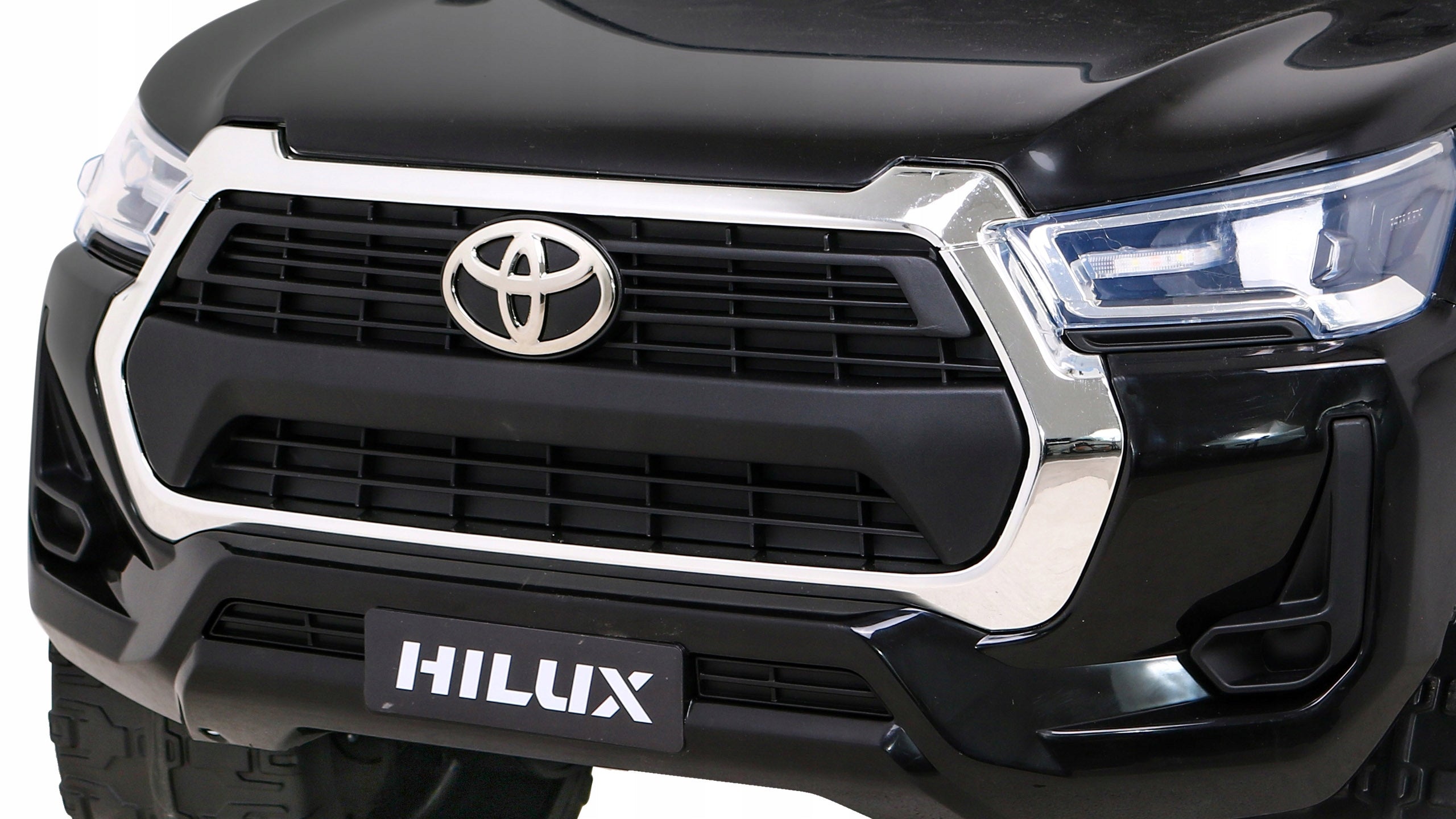 Toyota Hilux Battery Pack for Kids Black Pickup + 4x4 Drive + Remote Control Color black