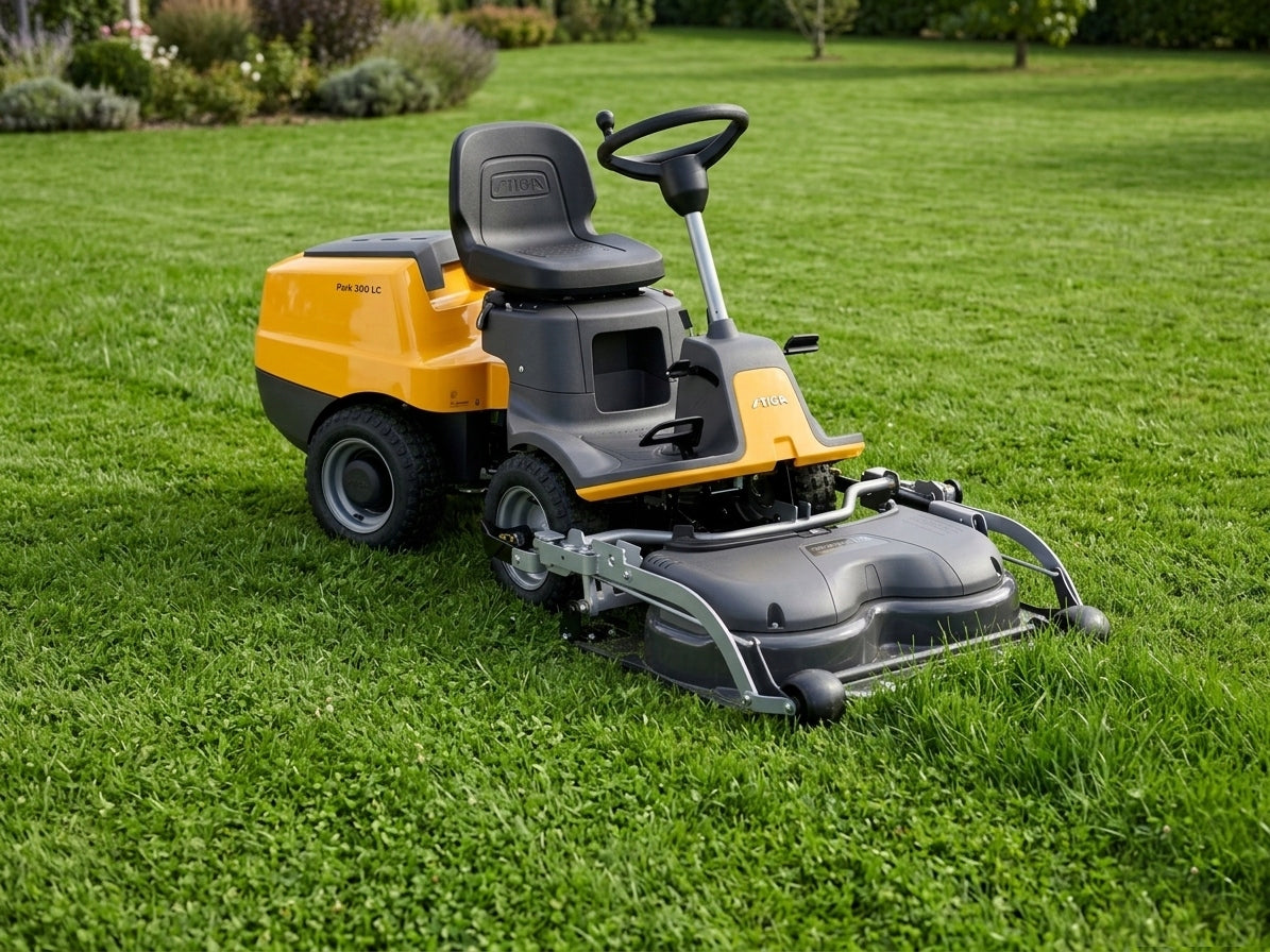 Tractor without Basket STIGA Park 300 LC Hydrostat 85 cm 9,7 HP QuickFlip Set Series Seria 3