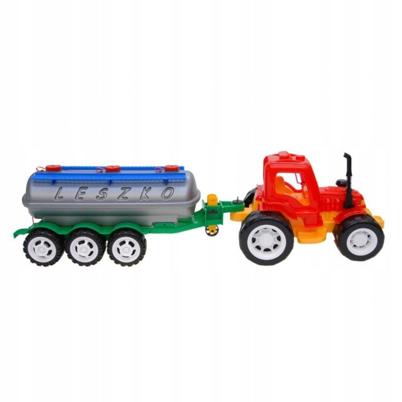 Traktor mit Fässern 