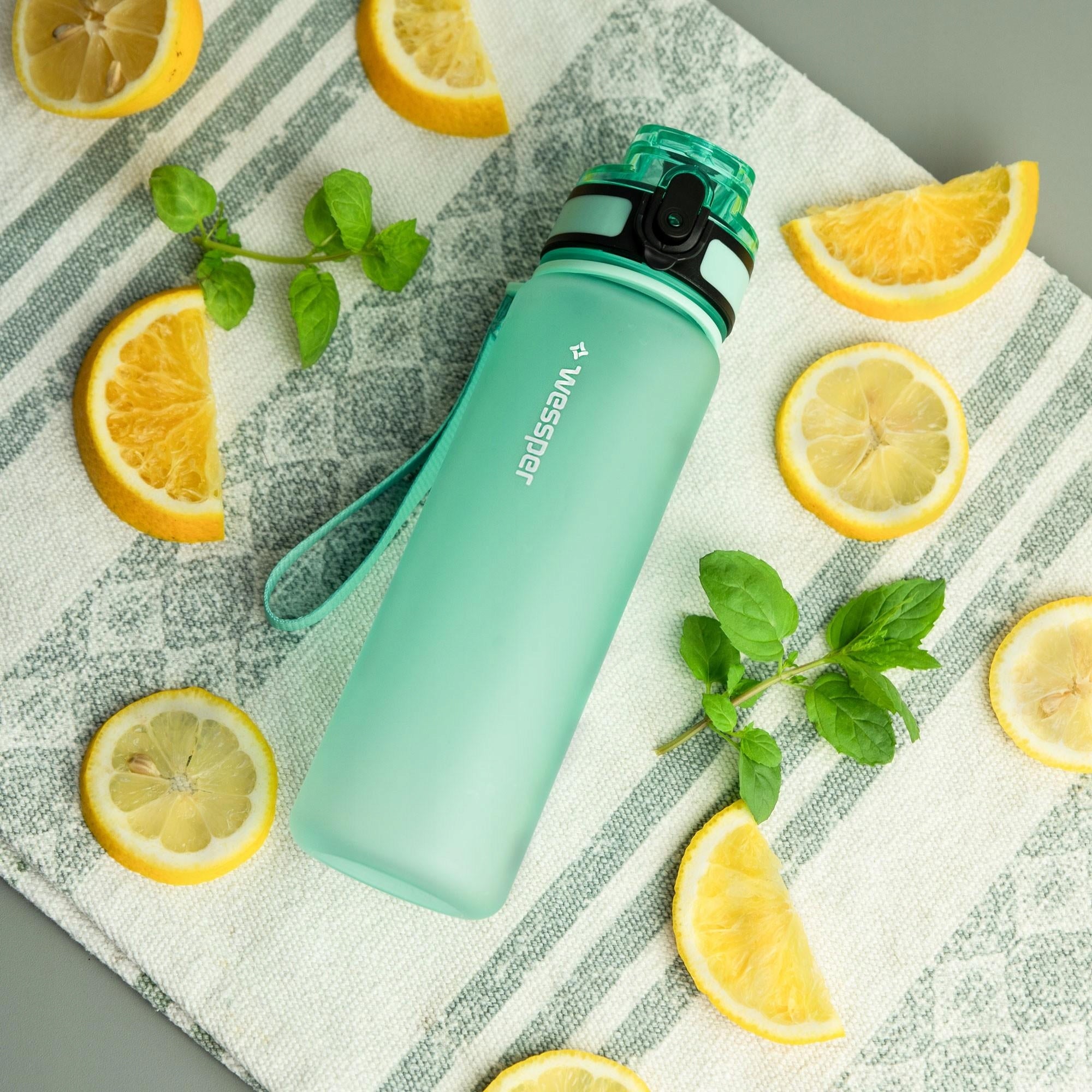 Tritan water bottle 500 ml water bottle with measuring cup Wessper Tritan sealed Packaging status original