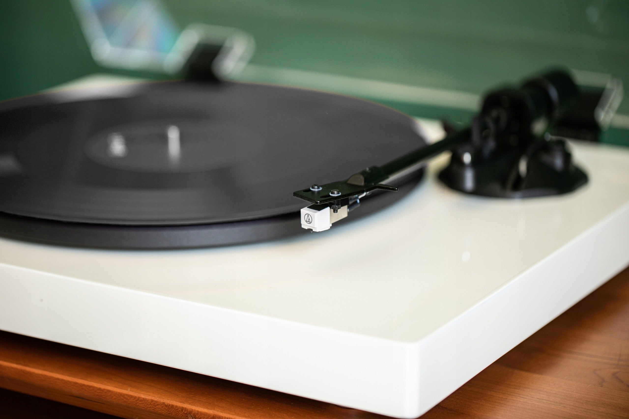 Turntable Tonsil TLC 107 Bluetooth RCA insert AT3600L 33/45 RPM auto-stop Manufacturer code 5907972807765