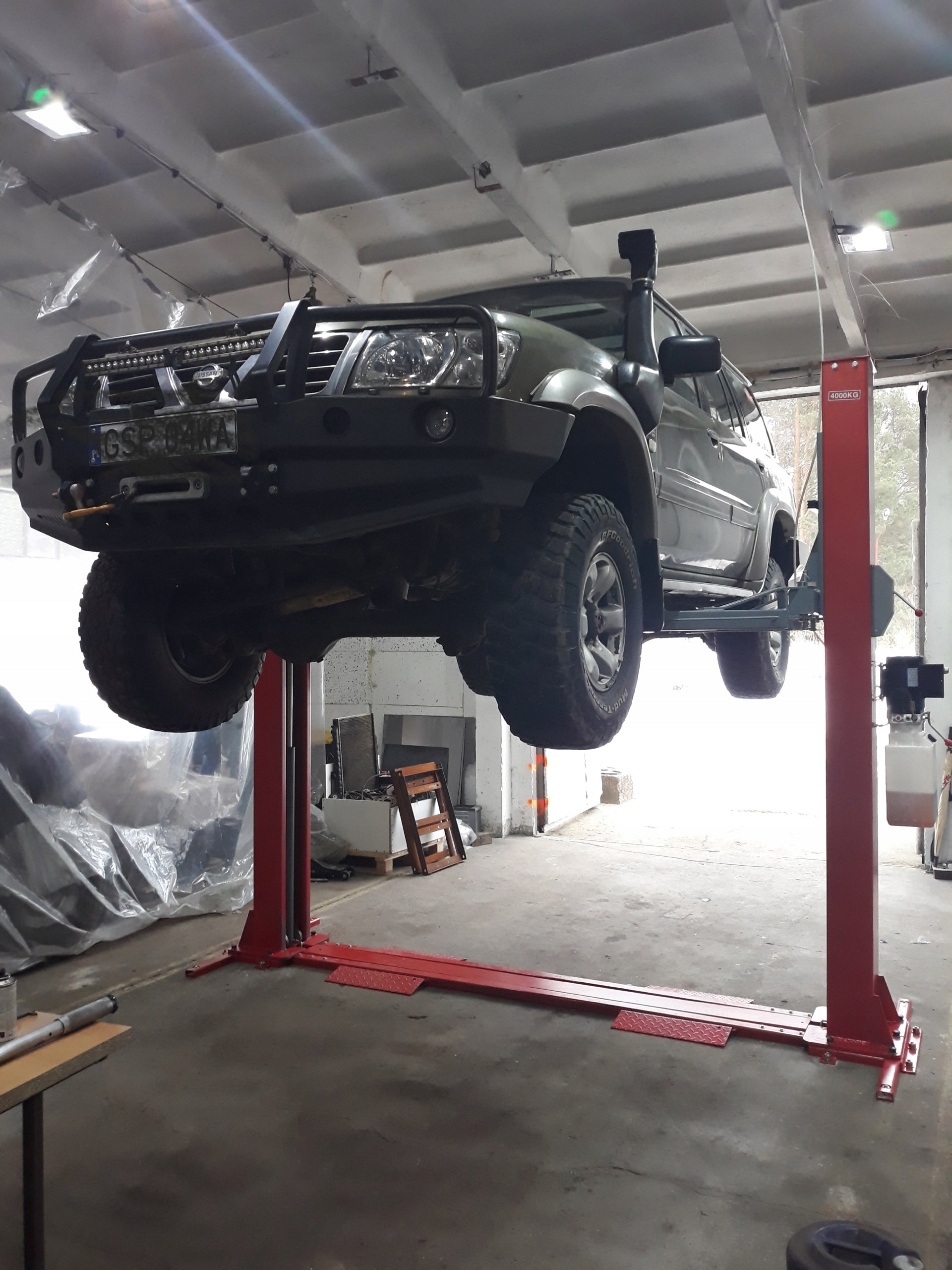 Two-column semi-automatic car lift 4T ON FRAME TM-GROUP Brand TM-Group