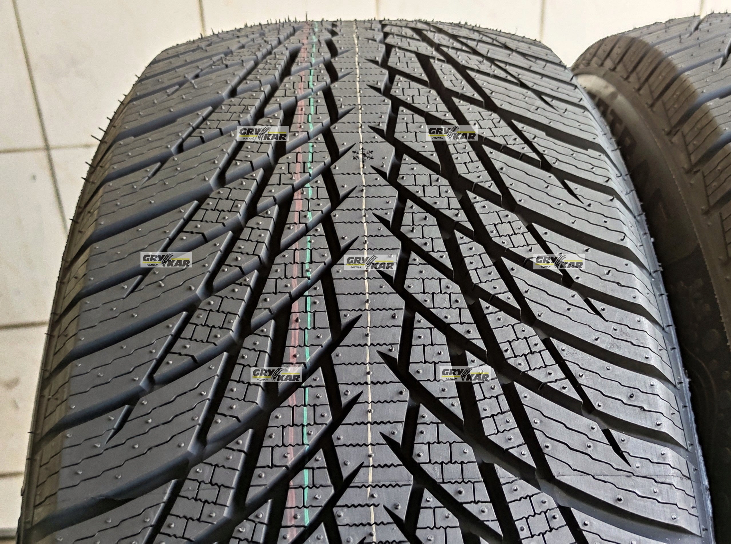 Tyres 215/55R16 Greentrac Winter Master D1 2pcs. 2025r 3 years of buzz. Number of tires offered 2 pcs.