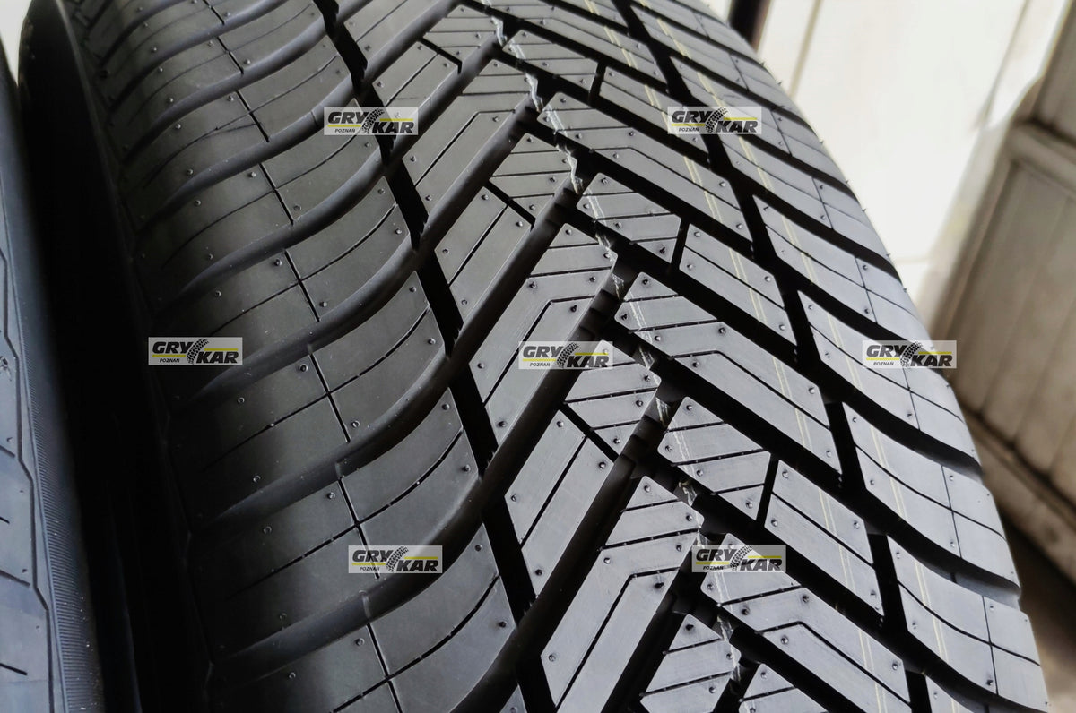 Tyres 215/65R16 Greentrac Season Master 2025r C/B/71dB 3 years of buzz. Number of tires offered 1 pc.