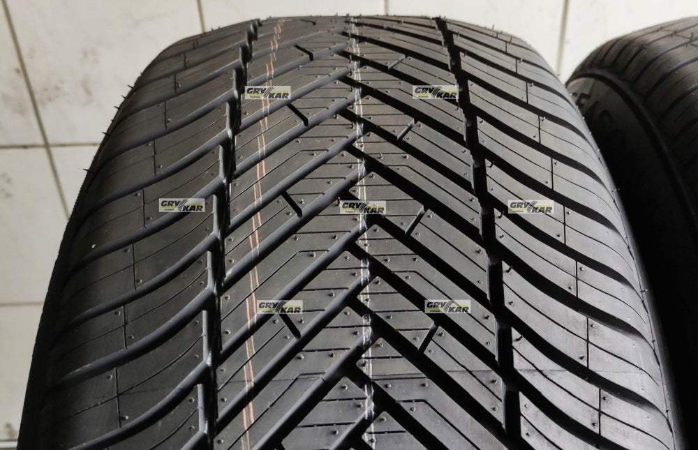 Tyres 225/55R16 Greentrac Season Master 2pcs C/B/71dB 3 years of buzz. Number of tires offered 2 pcs.