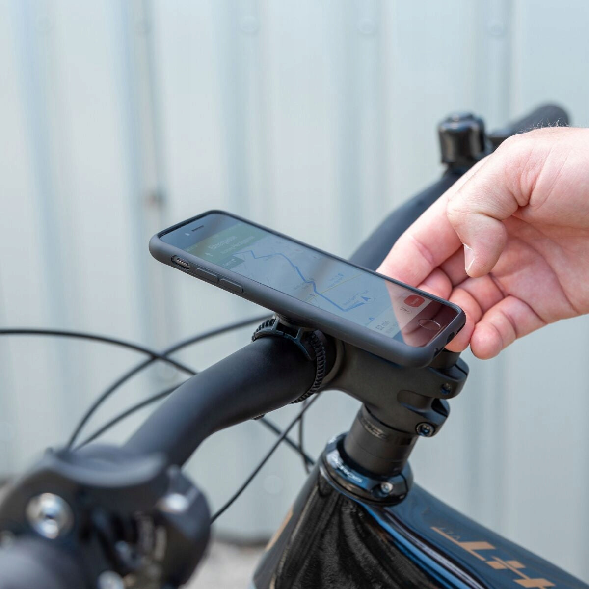 UNIVERSAL BICYCLE HANDLEBAR MOUNT FOR PHONE SP CONNECT Brand SP Connect