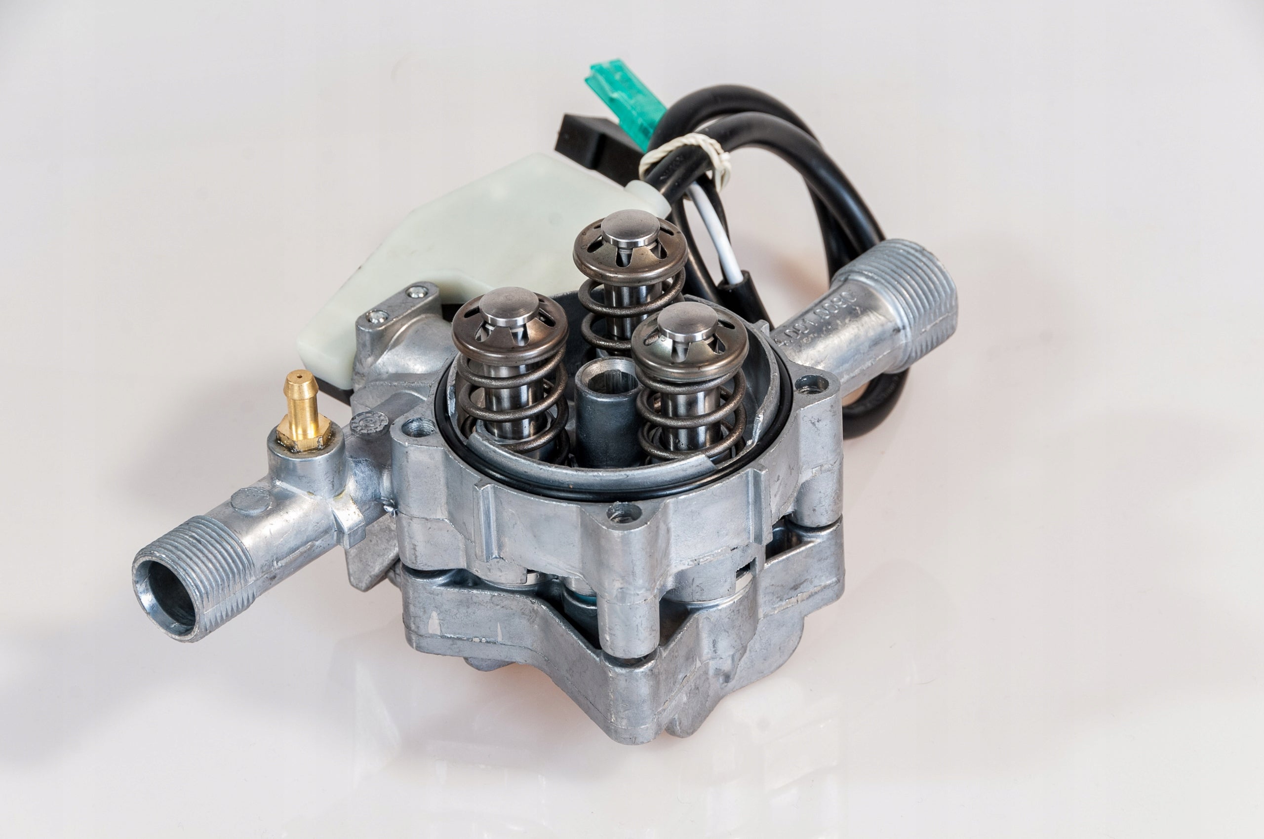 UNIVERSAL PUMP FOR ONE, SPACE, FORCE WASHER Brand Lavor