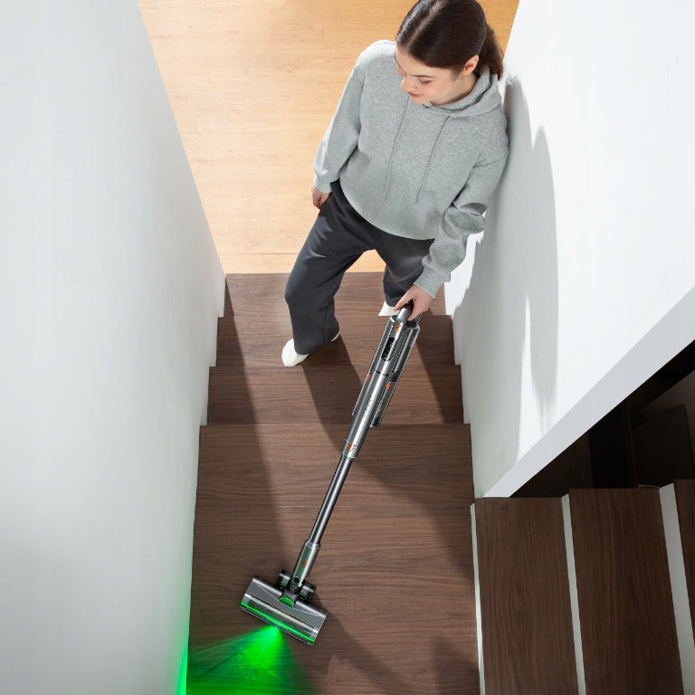 UPRIGHT CORDLESS VACUUM CLEANER WITH CLEANING STATION 25 kPA LED UWANT V500 Model V500