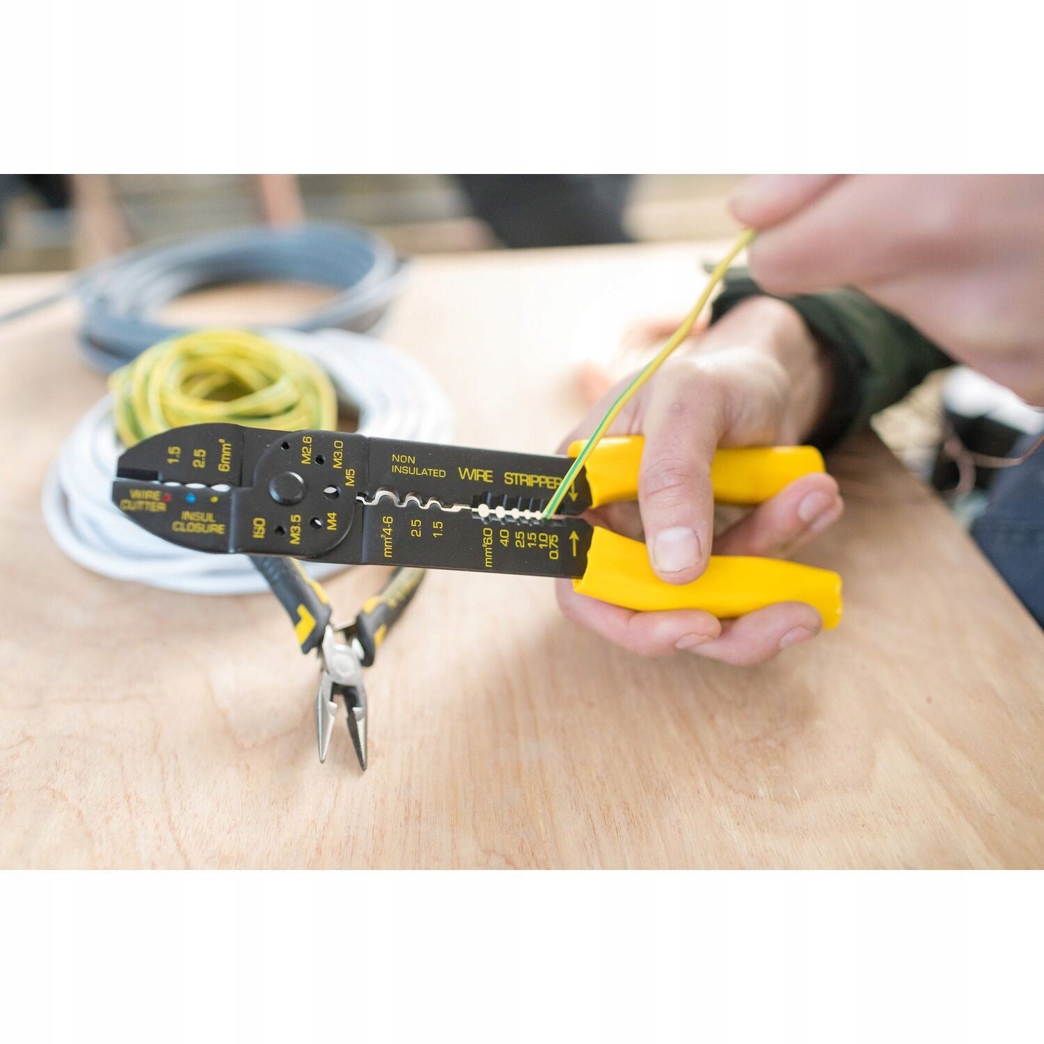 Universal cable pliers STANLEY STHT0-75414 Manufacturer code STHT0-75414