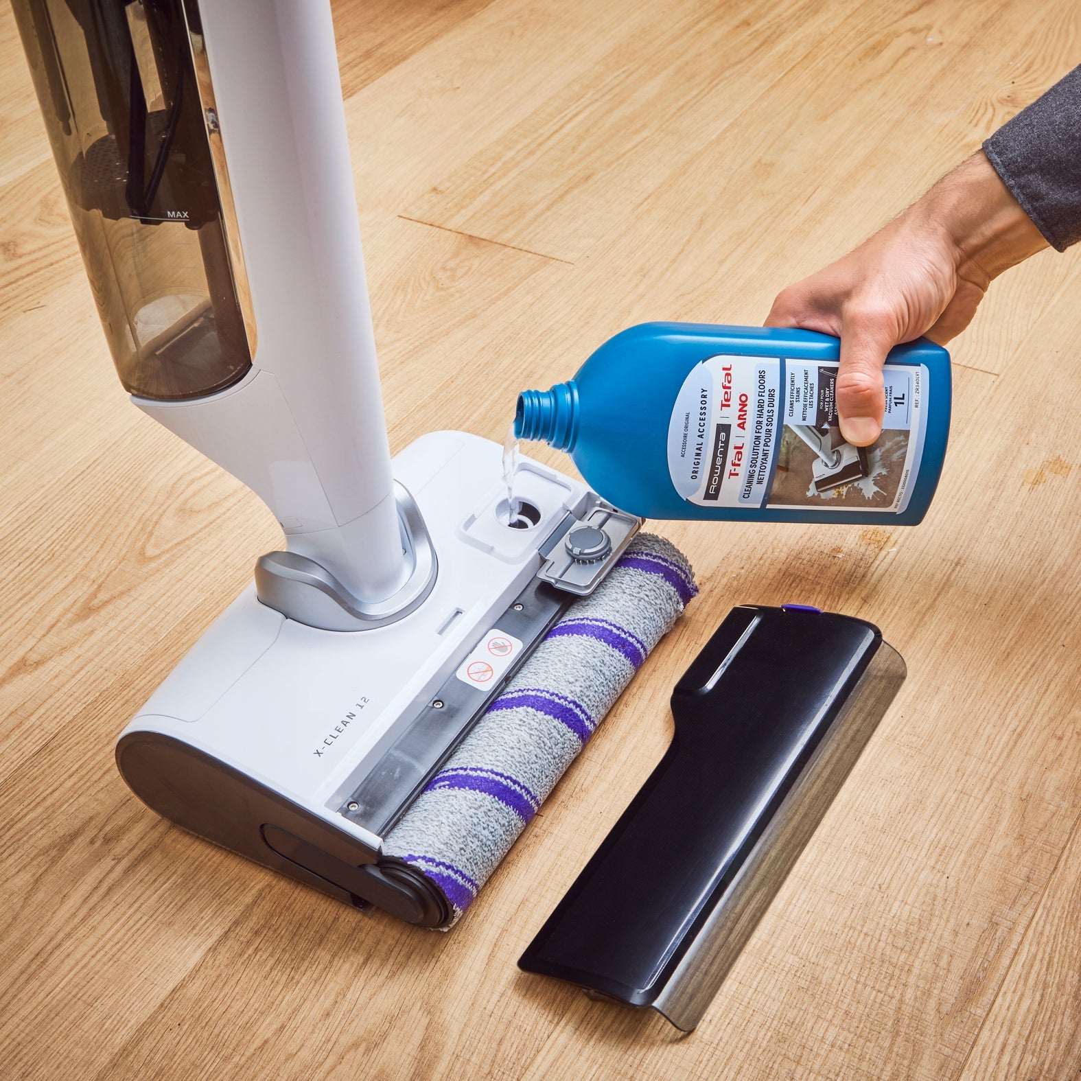 Upright cordless vacuum cleaner Tefal X-Clean 12 GF7257 self drying Dominant color white