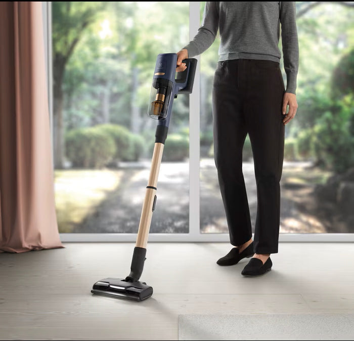 Upright vacuum cleaner 3in1 Electrolux Power Hygienic800 EP81HB25WU Washing function Brand Electrolux