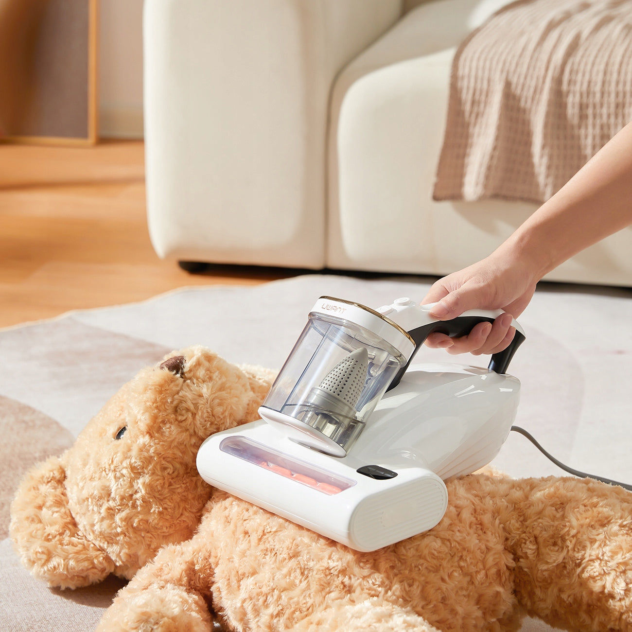 VACUUM CLEANER FOR DUST MITES FOR UVC UPHOLSTERY HANDHELD ULTRASOUND 65°C UWANT M600 Dominant color white