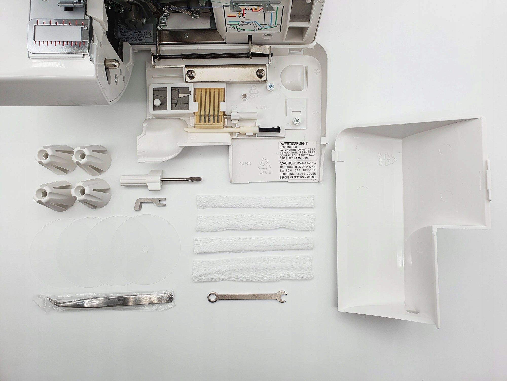 VERITAS SIMONE OVERLOCK SEWING MACHINE 12 STITCH PROGRAMS Brand Veritas