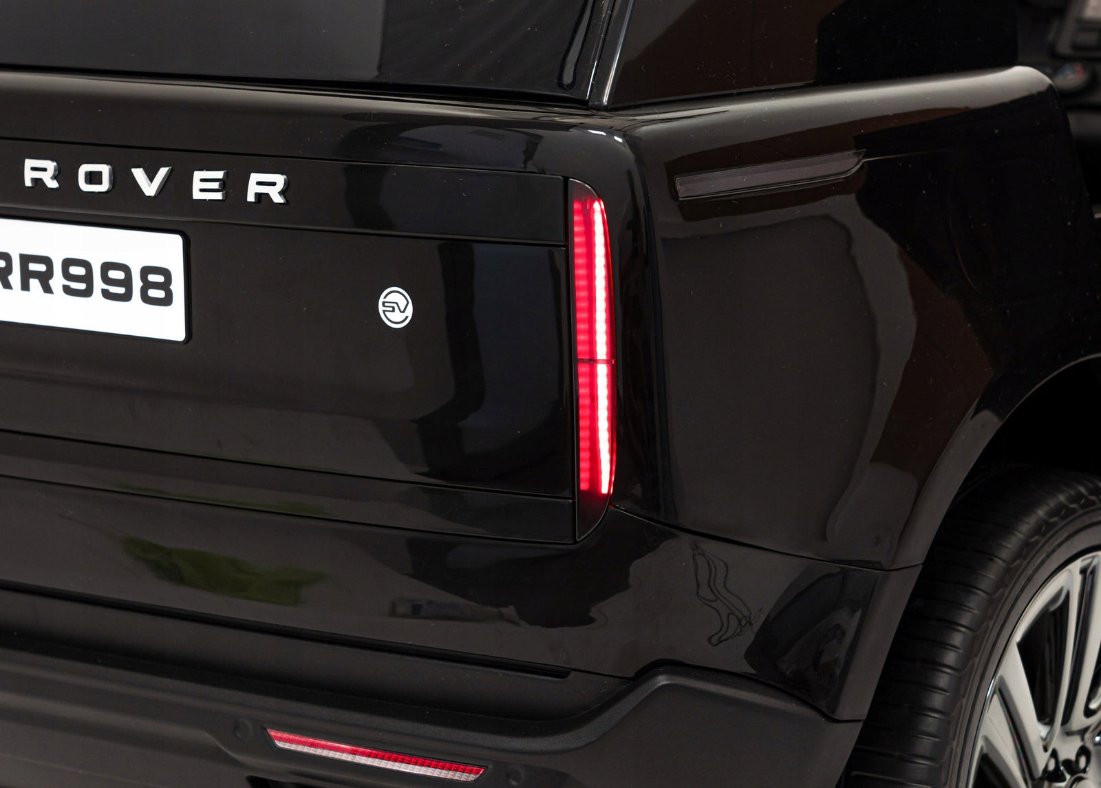 Vehicle Range Rover SUV Lift Black Openable Front Mask with Storage Vehicle length 128 cm