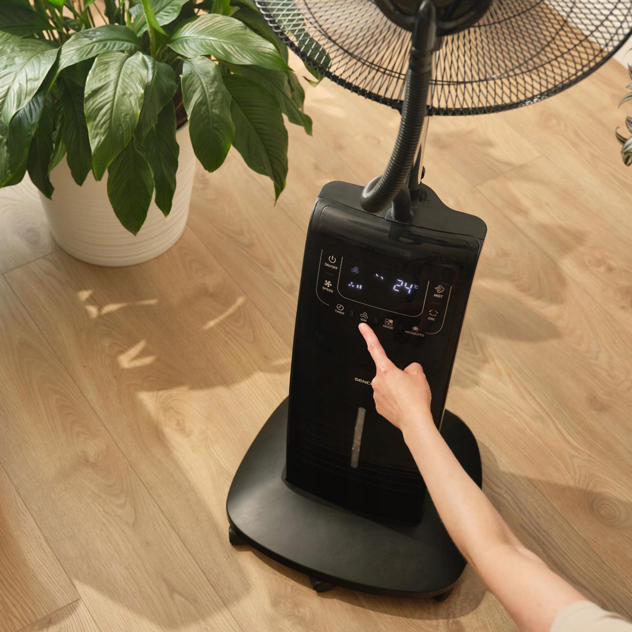 Vertikální ventilátor Sencor SFN 1054BK 90 W 3 Rychlosti EFEKT MLHY 200 Noise level 53 dB