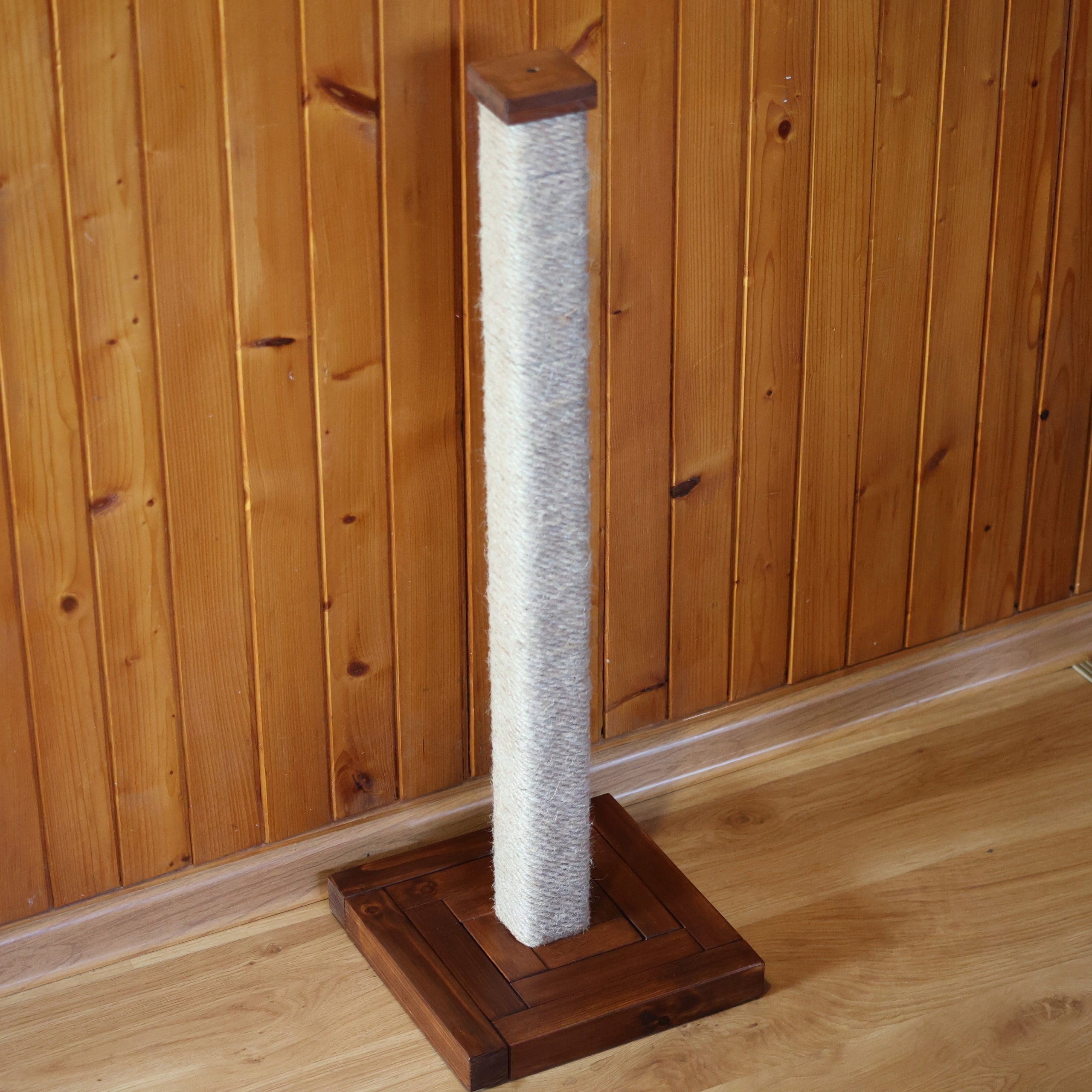 Very stable high cat scratcher scratching post 100cm Wooden Packaging status original