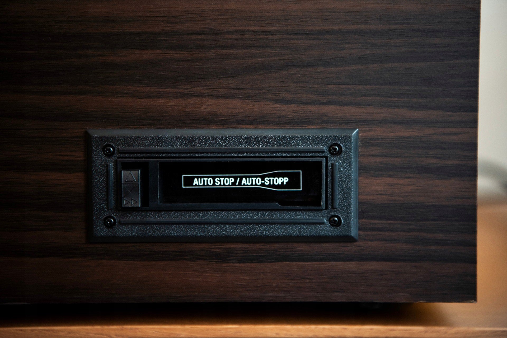Victrola VTA-270B Gramofon hnědý Brand Victrola