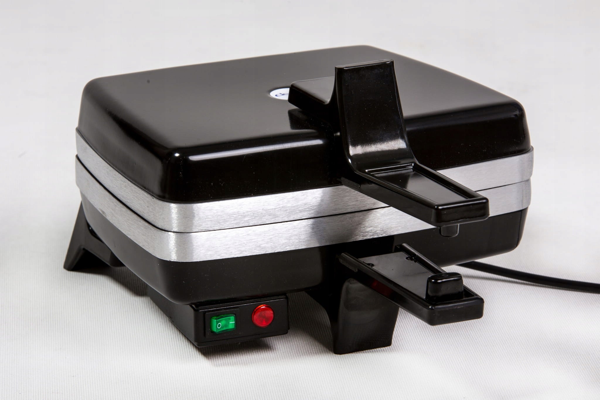 WAFFLE IRON DEZAL 301.6 LW 1300W black + FREEBIES!!! Power rating 1300 W