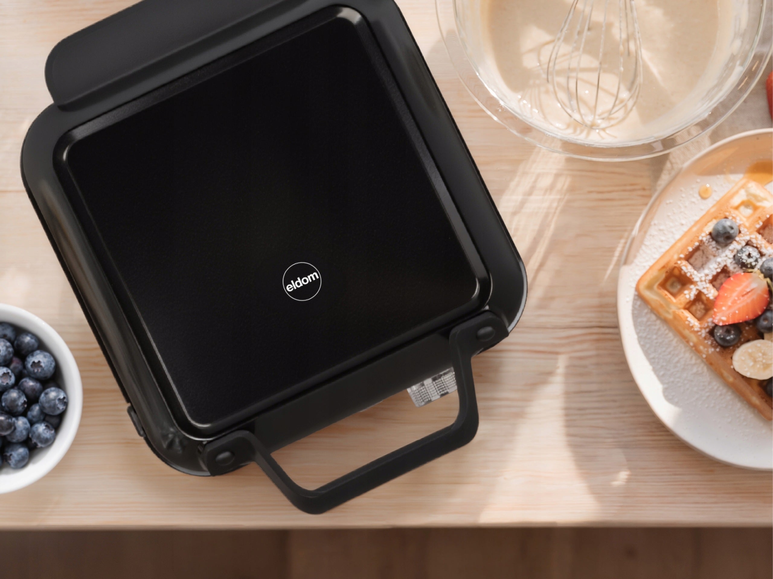 WAFFLE MAKER FOR 2 LARGE WAFFLES TEMPERATURE CONTROL NOT LEAKING MBP 2000W Manufacturer code WA900