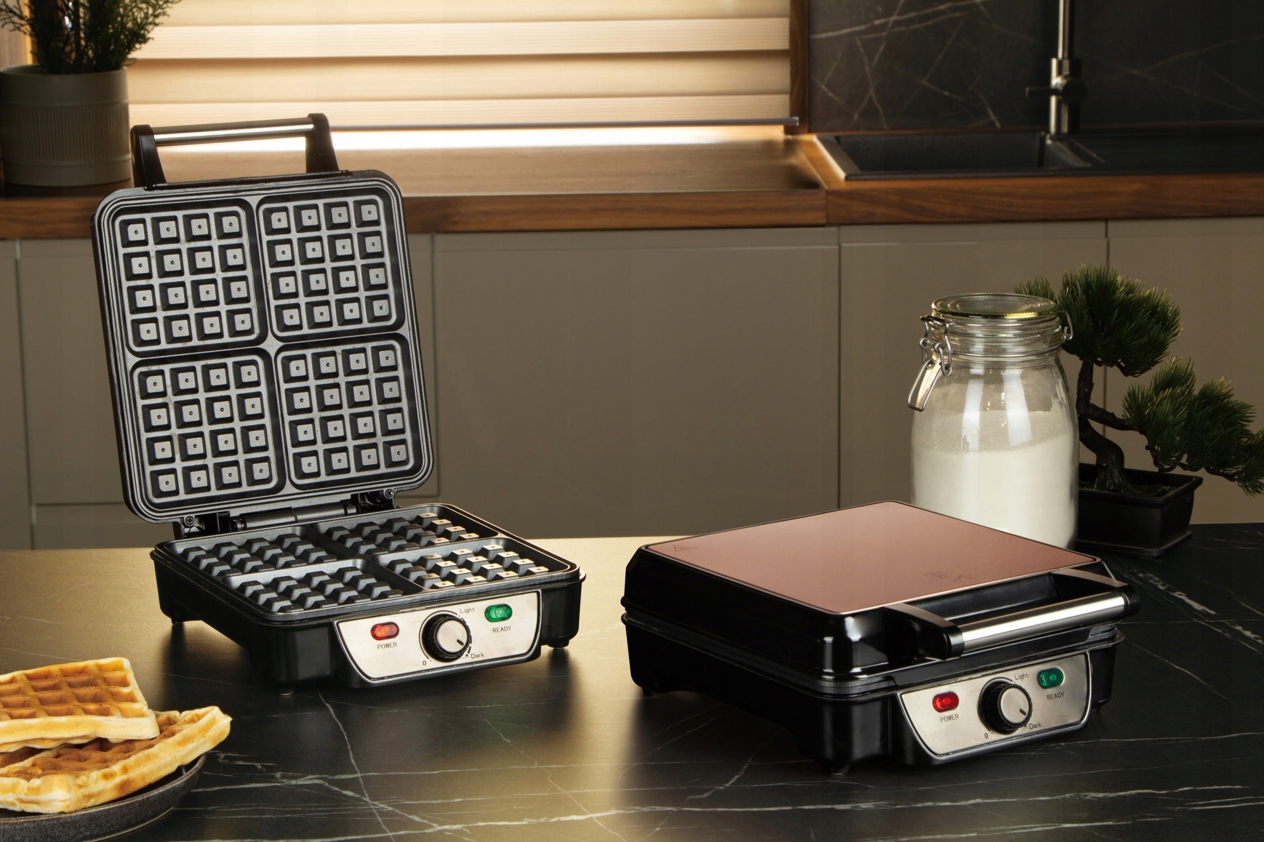 WAFFLE MAKER with Non-stick coating Model 601734120