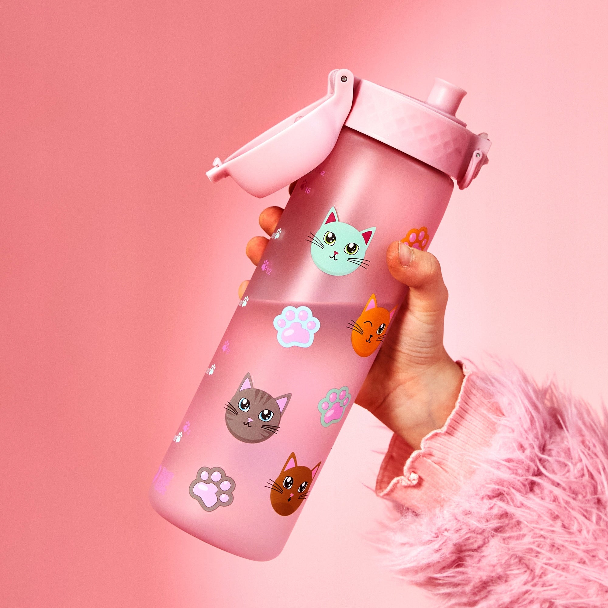 WATER BOTTLE FOR GIRLS FOR TRAINING FUNNY CATS PAWS ION8 0,5 l Color multicolor