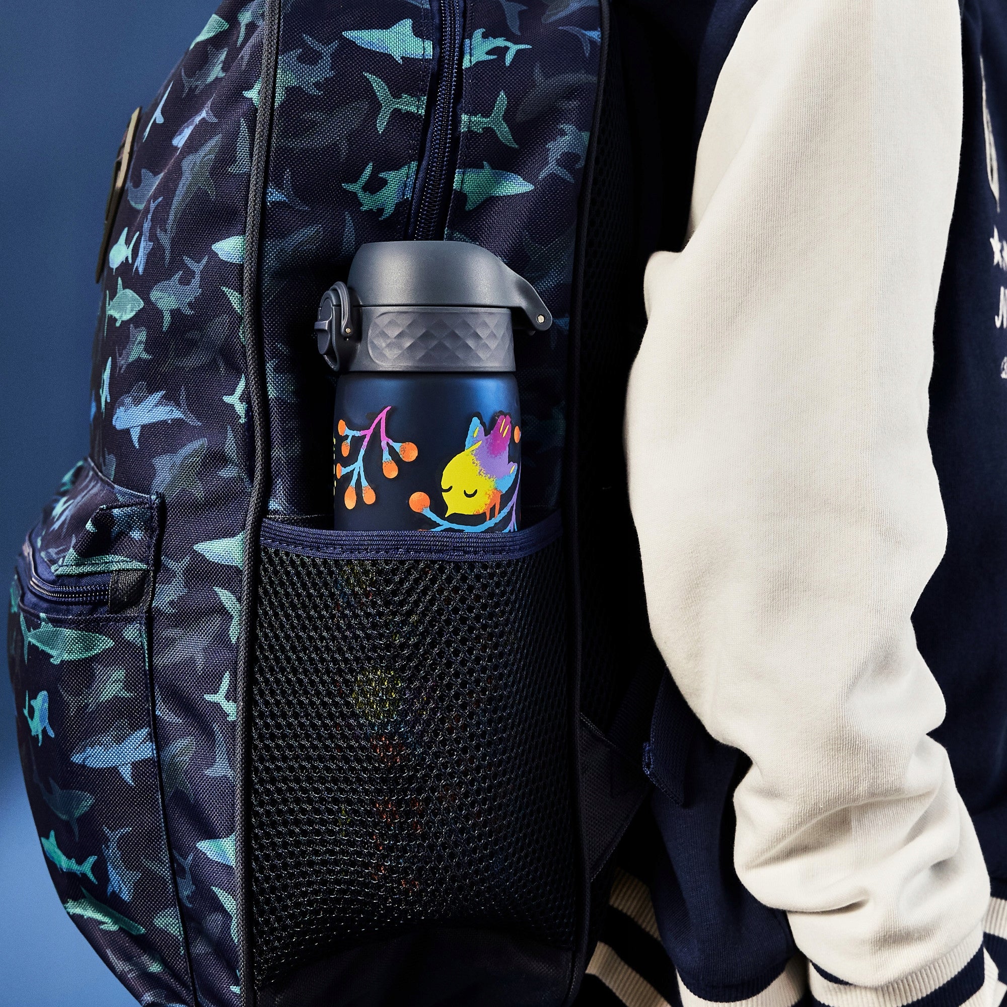 WATER BOTTLE - PZH CERTIFICATE- LIGHT BLUE PARROT BIRDS - ION8 0,5 L 500 ml Weight 0.15 g