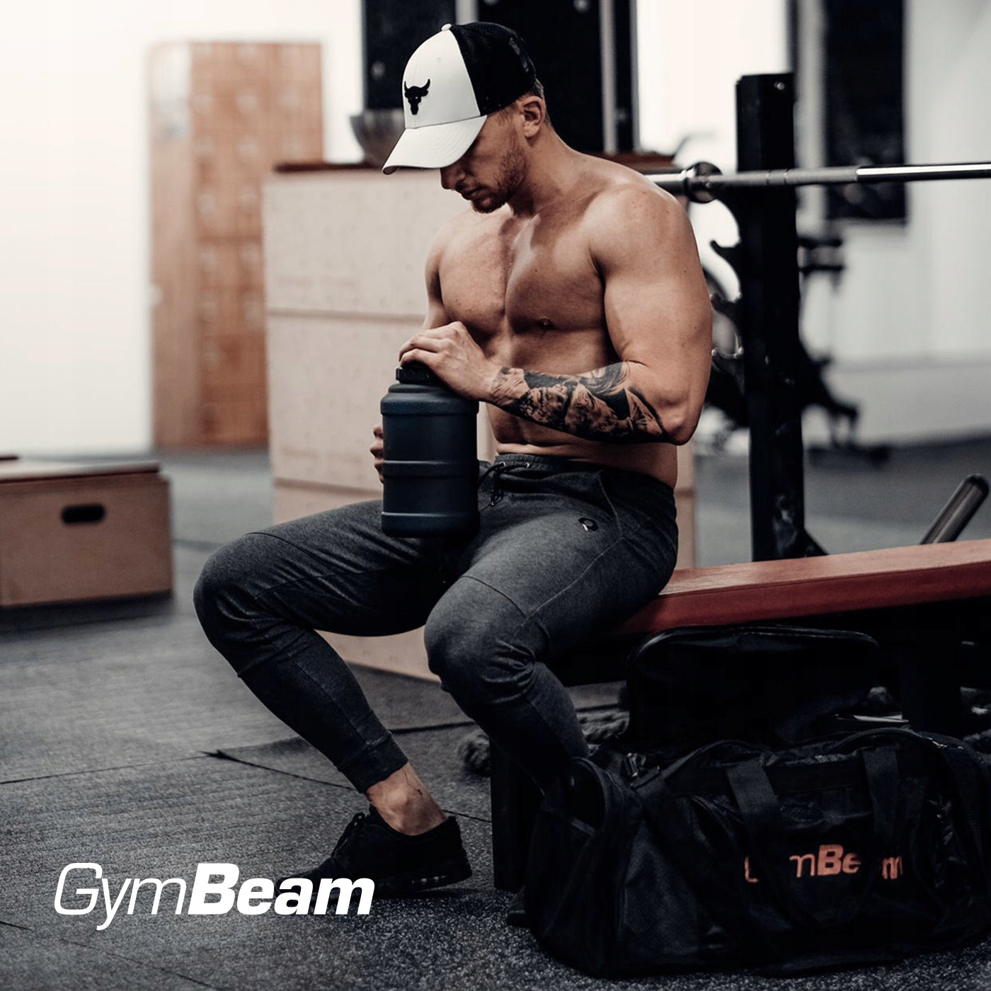 WATER BOTTLE SEALED GYM - GymBeam 2.5l black Volume 2500 ml