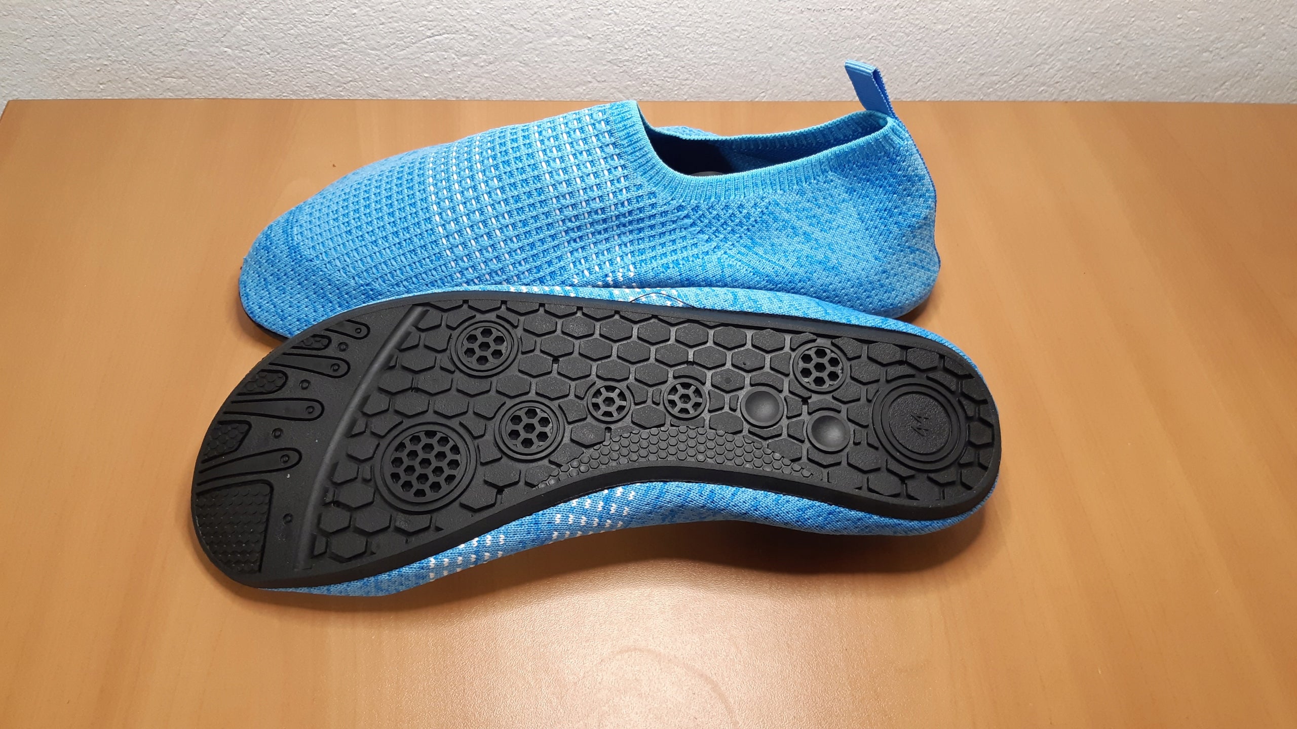 WATER SHOES r. 44 BEACH SHOES sea urchins rocky beaches yoga kayak rocks Kind shoes