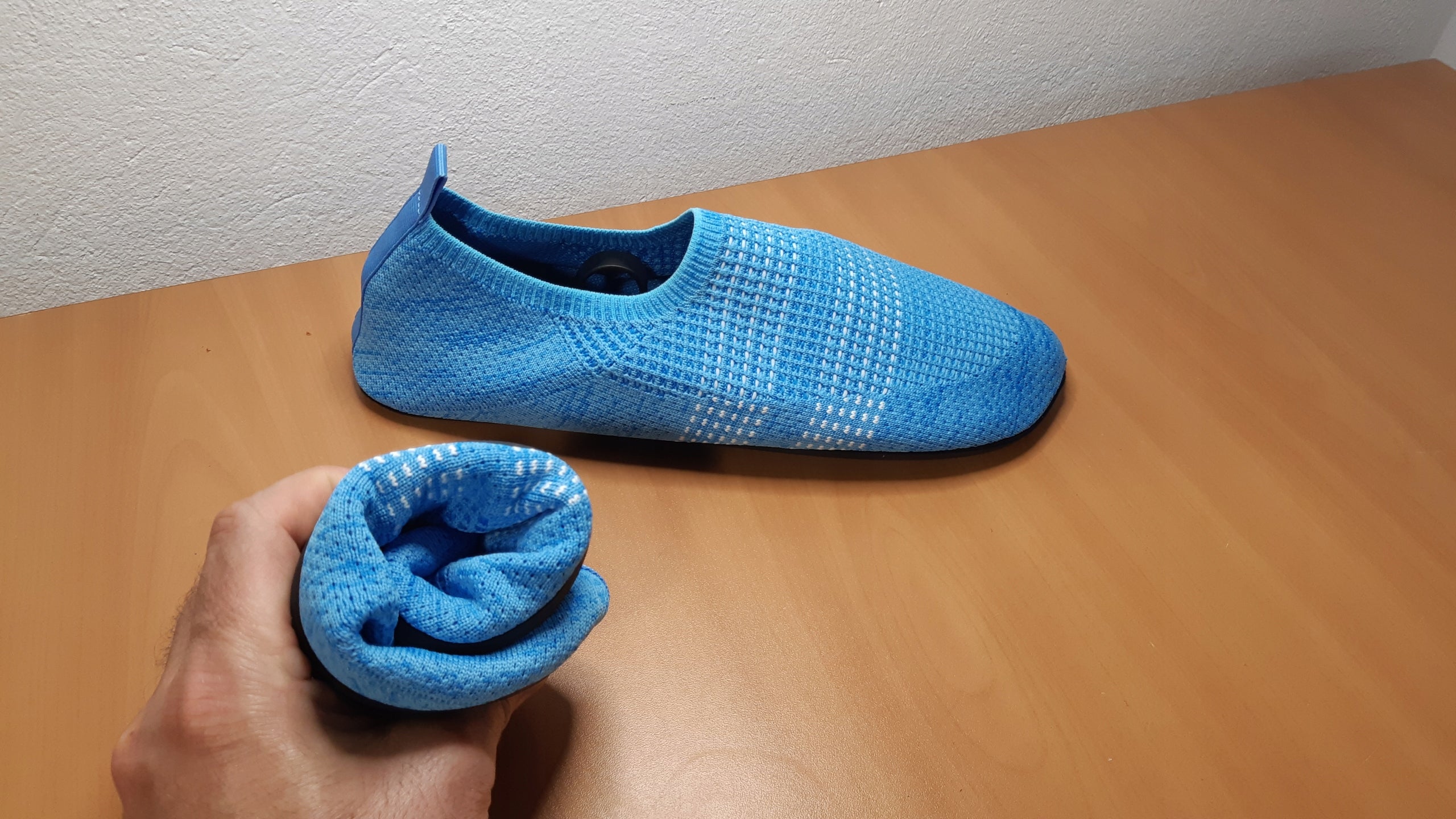 WATER SHOES r. 44 BEACH SHOES sea urchins rocky beaches yoga kayak rocks Size 44