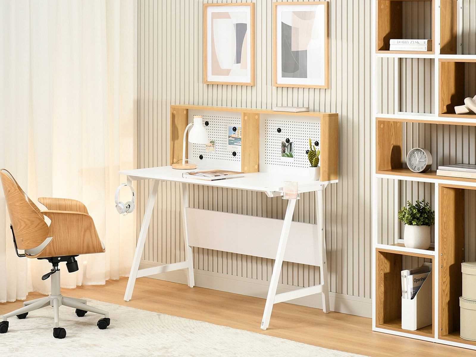WHITE DESK WITH MAGNETIC EXTENSION CUP HOLDER AND ALVAR HANGERS EAN (GTIN) 5907698698616