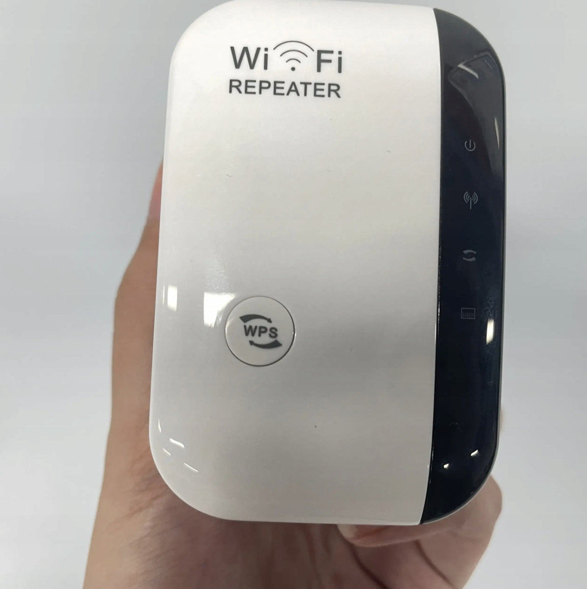 WI-FI AMPLIFIER SIGNAL AMPLIFIER REPEATER 300 MB/S WIFI STRONG RANGE Batteries included no